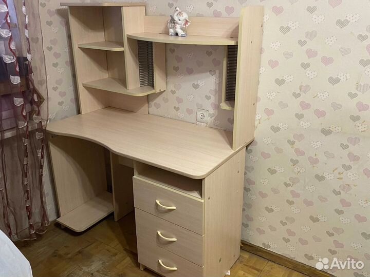 Компьютерный стол