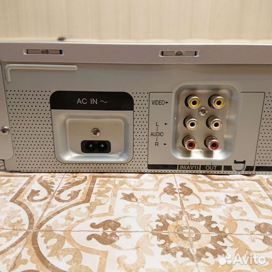 Видеомагнитофон Panasonic NV-hv60ee.HI-FI