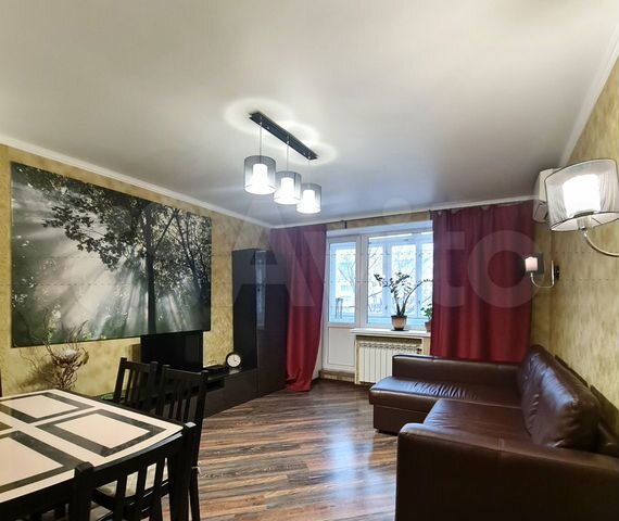 4-к. квартира, 82 м², 2/5 эт.