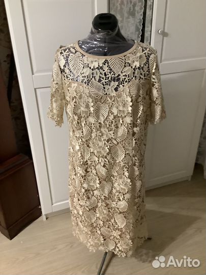 Нарядное платье, кружево на подкладе