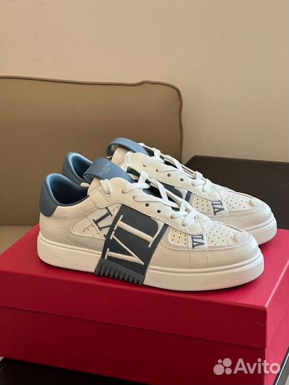 Кроссовки Valentino для модных мужчин