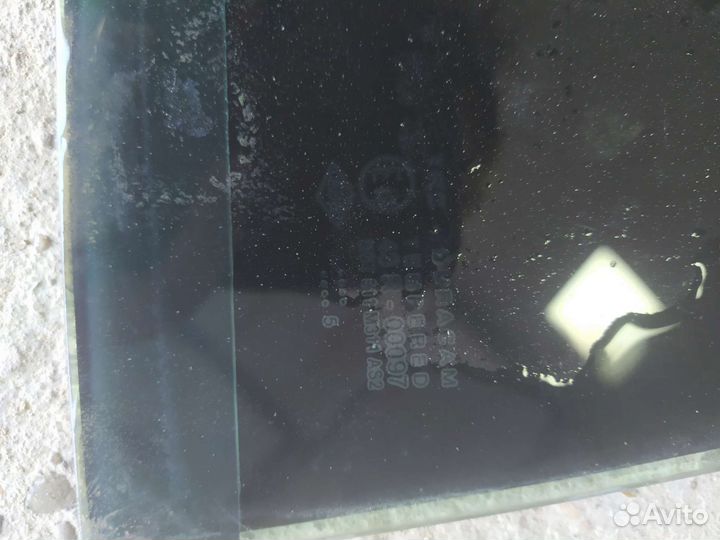 Форточка задняя правая renault logan 2