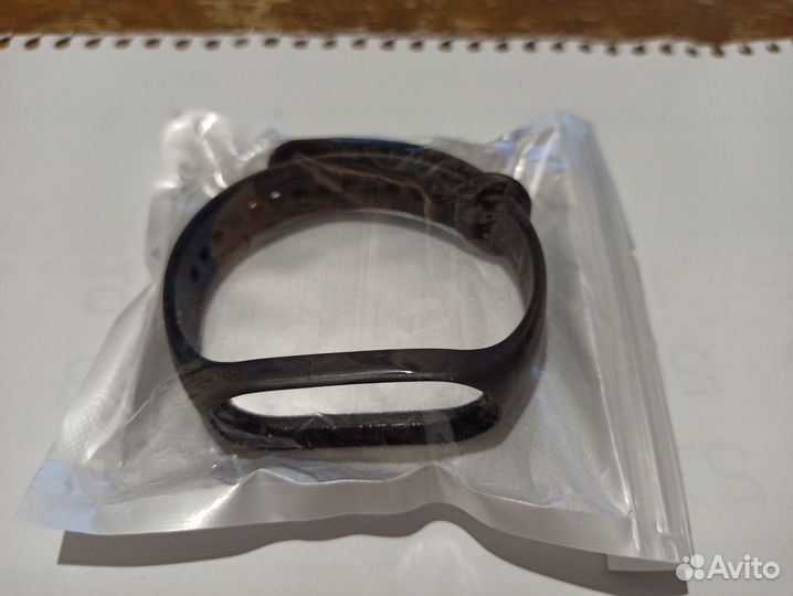 Ремешок для Xiaomi MiBand 7, (черный) новый