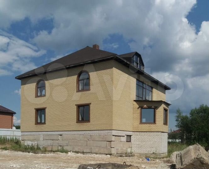 Дом 483,2 м² на участке 25 сот.