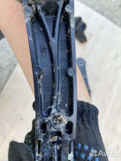 Поводок дворника Форд Фокус 3