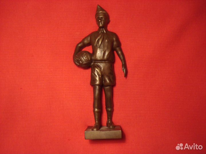 Футболист Пионер Мяч СССР Пилотка Бронза 1969г