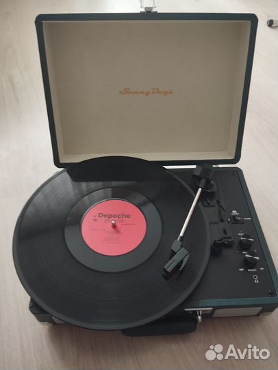 Виниловый проигрыватель