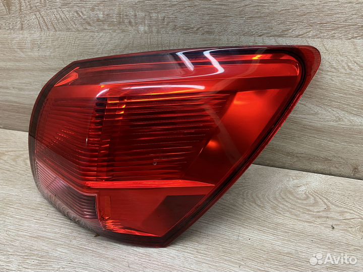 Фонарь правый Nissan Qashqai J10 дорест 111874