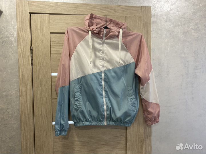 Ветровка женская
