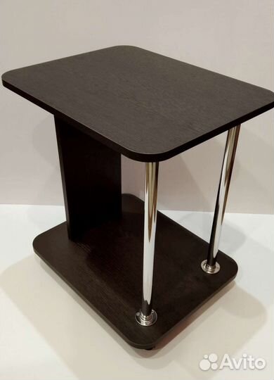 Стол журнальный с колесами