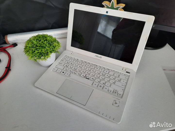 Ноутбук Asus на запчасти
