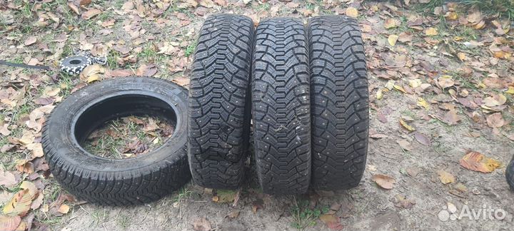 Goodyear Ultragrip Ice Arctic 235/45 R17