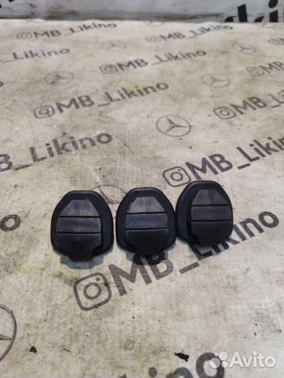 Крючок багажника Mercedes E-Class W212