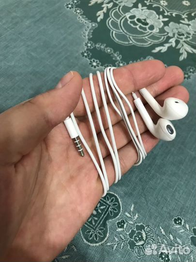 Наушники на iPhone 3,5
