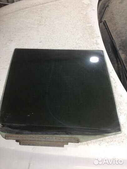 Стекло задней правой двери toyota cruiser100