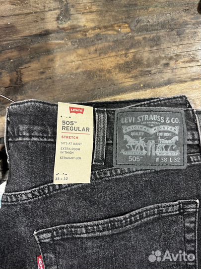 Джинсы levis