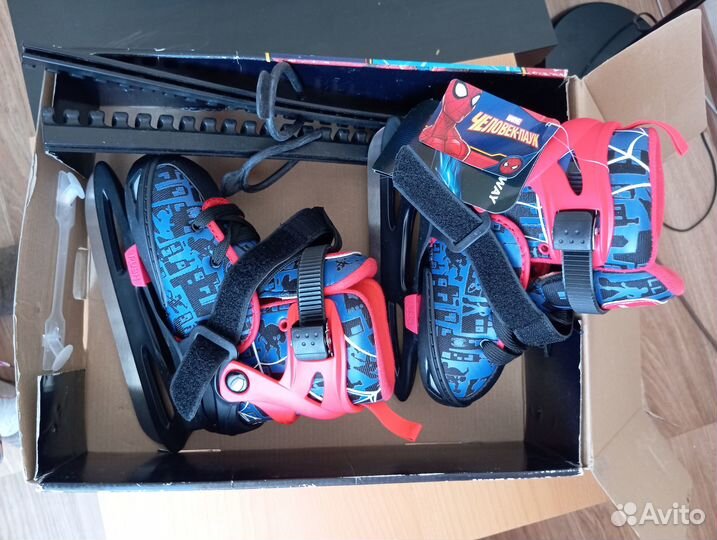 Коньки хоккейные детские