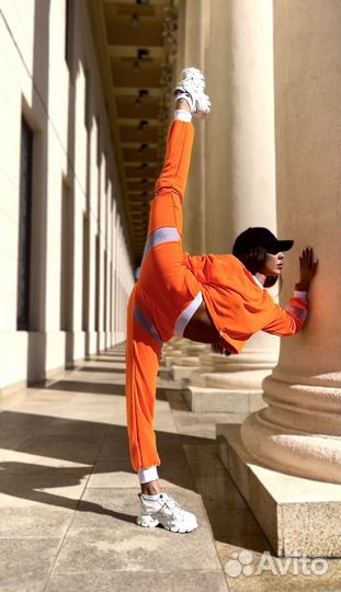 Спортивный костюм женский