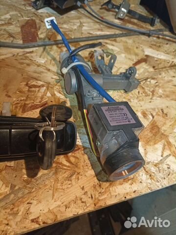 Замок зажигания и личинка двери Kyron 07-14г