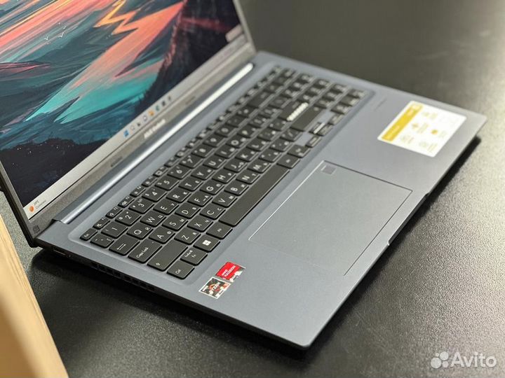 Ноутбук ryzen 5 новый SSD 512/ozy 16/IPS