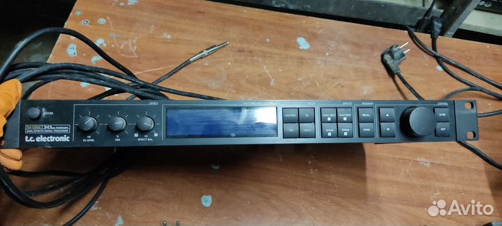 M-ONE xl tc electronic процессор эффектов