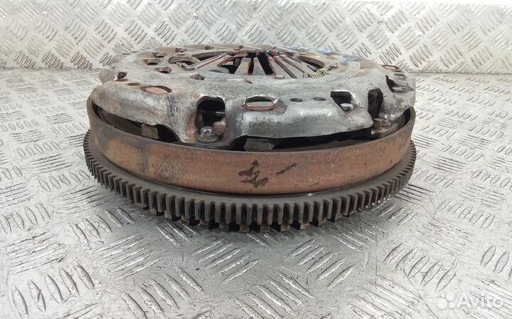 Маховик демпферный Mercedes W639 3-9 дней