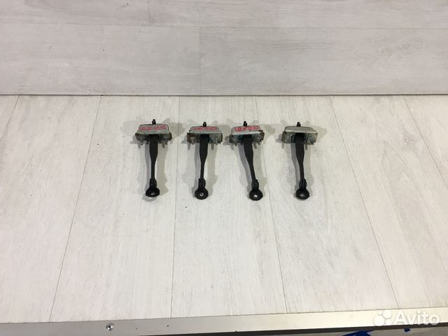 Ограничитель двери chevrolet cruze 1.8 мт седан