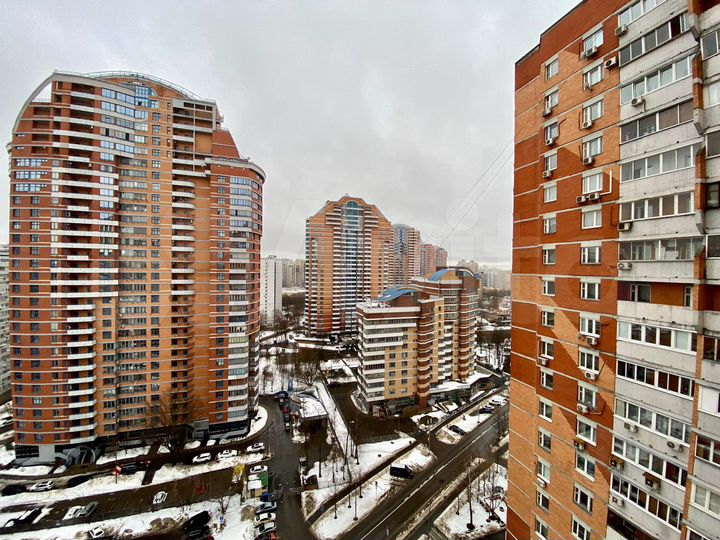 2-к. квартира, 61 м², 19/25 эт.