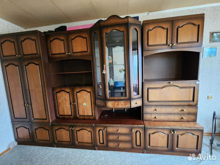 Стенка бу в хорошем состоянии