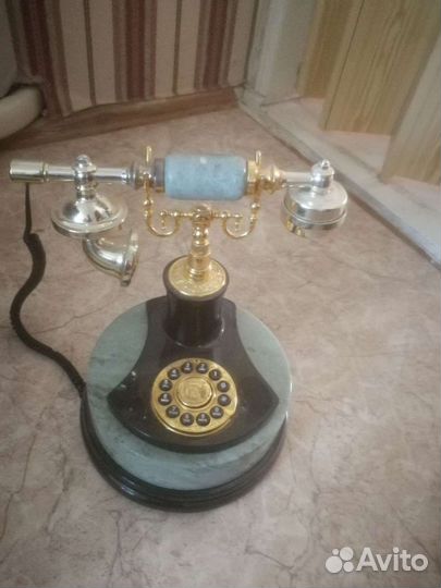 Ретро телефон