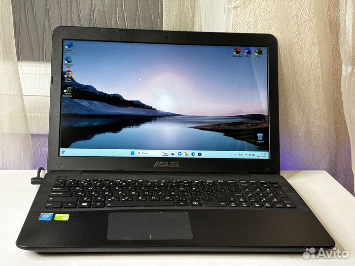 Ноутбук asus i3 4005U/GT 920M/SSD/RAM 4GB