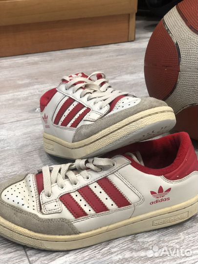 Кроссовки adidas