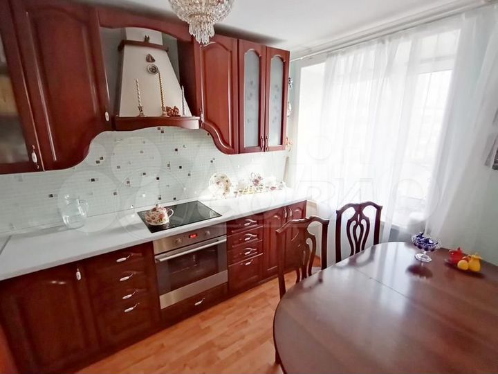 4-к. квартира, 71 м², 3/9 эт.