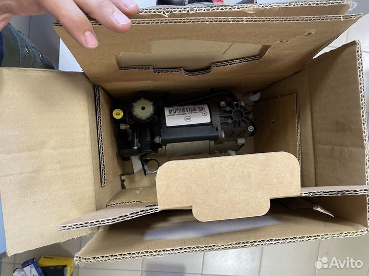 Компрессор пневмоподвески mercedes W220