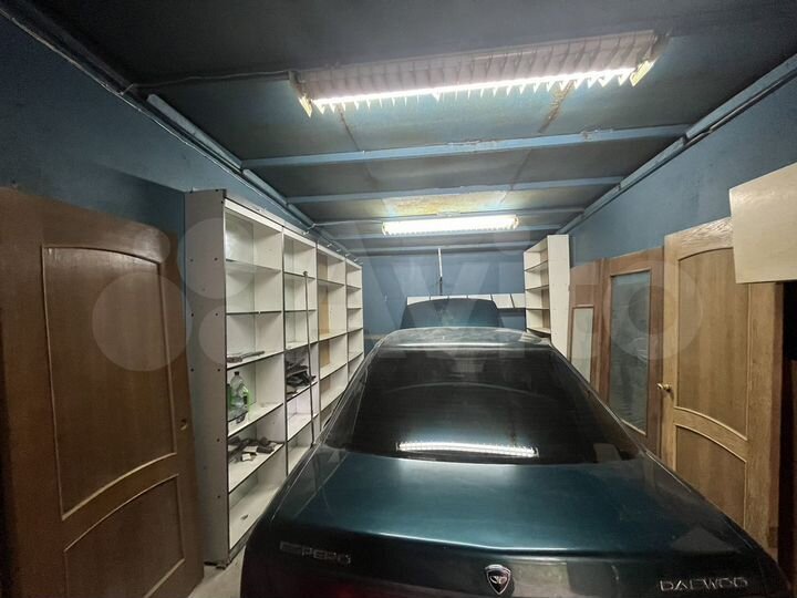 Гараж, > 30 м²