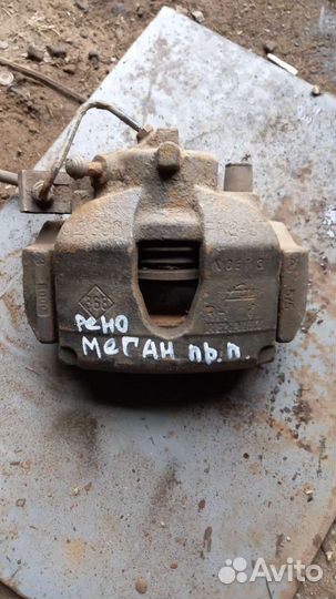 Суппорт передний правый Renault Megane 2