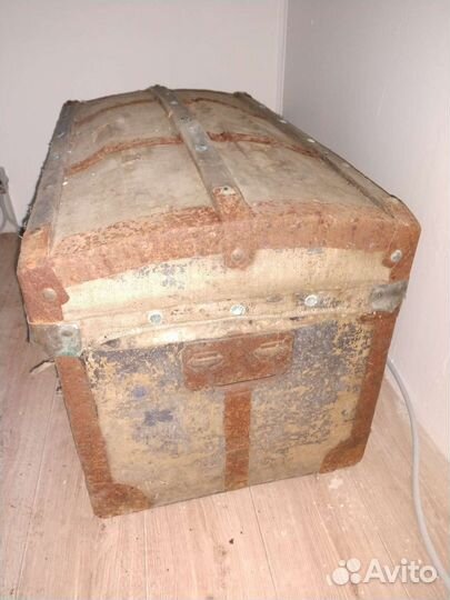 Сундук багажный старинный