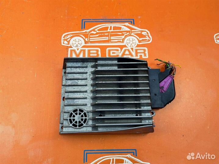 Усилитель звука w204 C-class 646.811