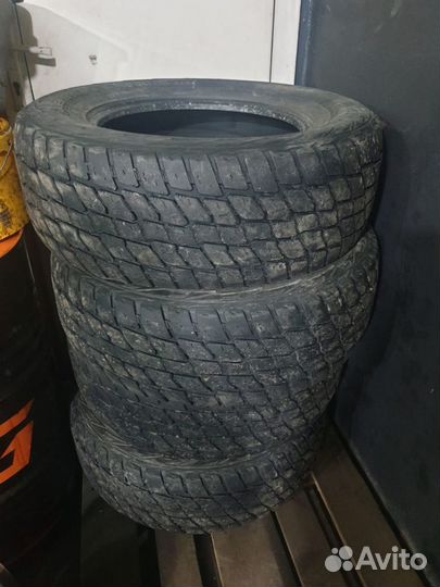 Kumho Road Venture AT61 265/65 R17