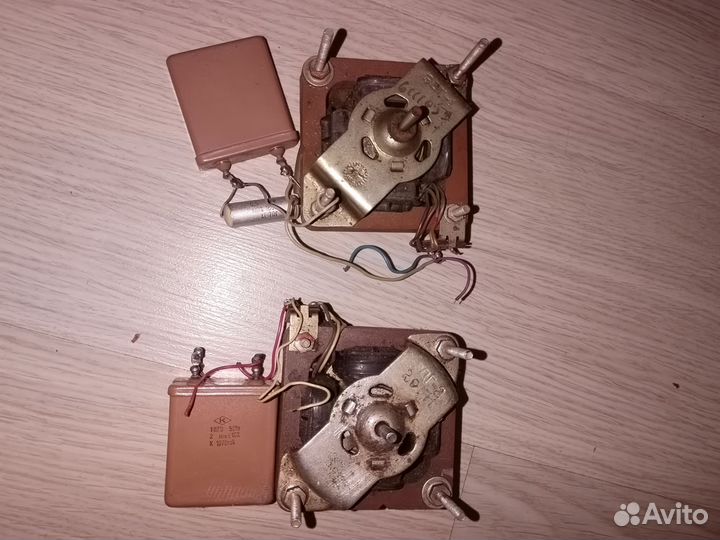 Электромотор для магнитофона