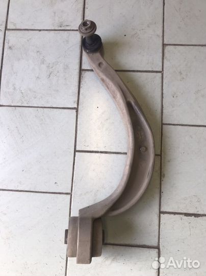 Передний нижний правый рычаг на Audi A6 C7