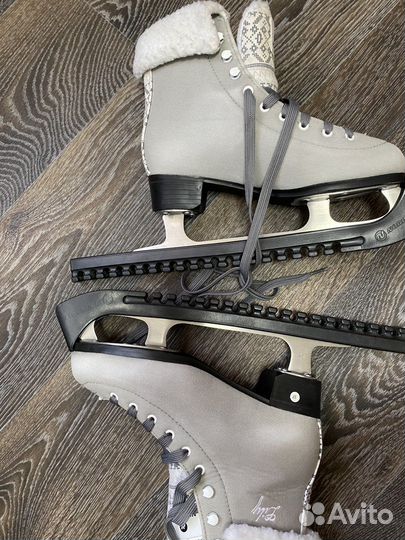 Коньки женские Nordway Lily