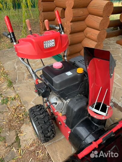 Снегоуборщик AL-KO 700E бензиновый самоходный бу