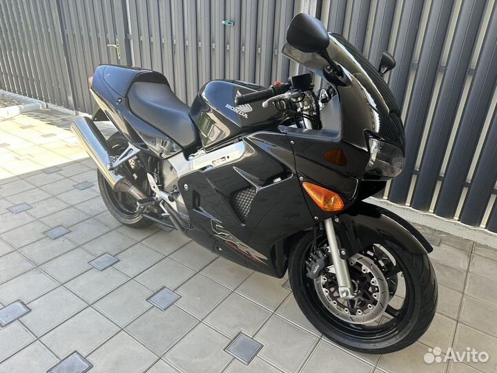 Honda VFR 800 2шт Без пробега