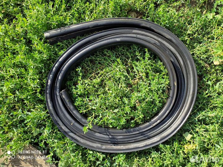 Уплотнитель двери Сузуки гранд витара 1998-2005