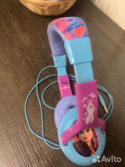 Проводные наушники