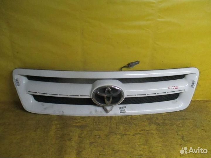 Решетка радиатора Toyota Ipsum ACM21W