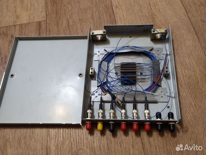 Оптическая коробка на 8 портов