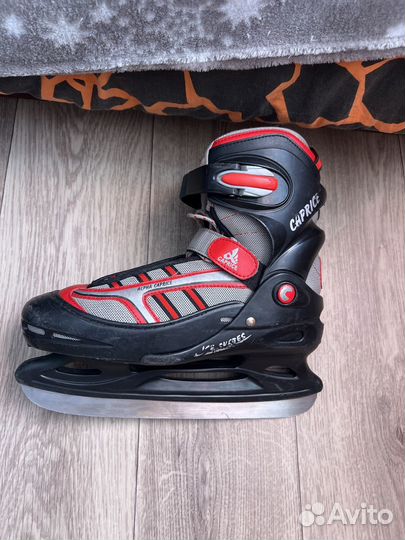 Коньки хоккейные