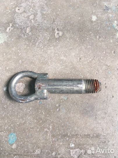 Буксировочный крюк для mazda